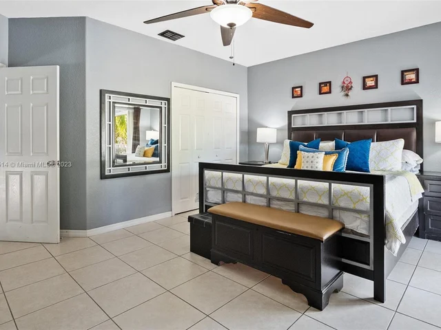 6014 SW 160th Ave, Miami FL 33193