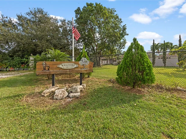 19450 SW 234th St, Homestead FL 33031