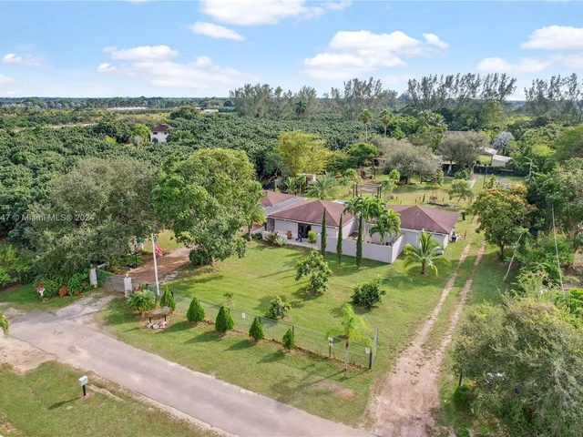 19450 SW 234th St, Homestead FL 33031