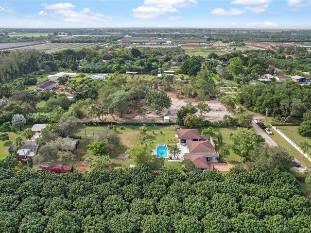 19450 SW 234th St, Homestead FL 33031