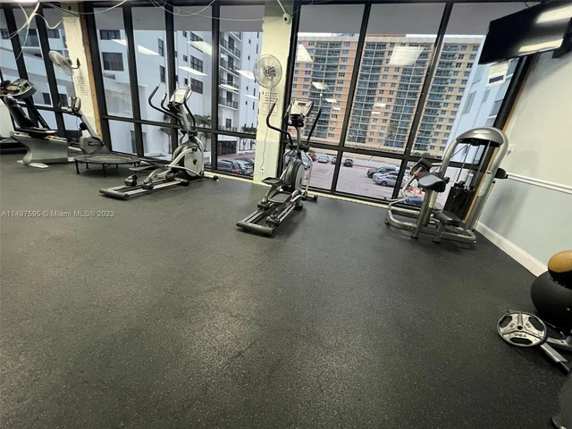 2101 S Ocean Dr # 2007, Hollywood FL 33019