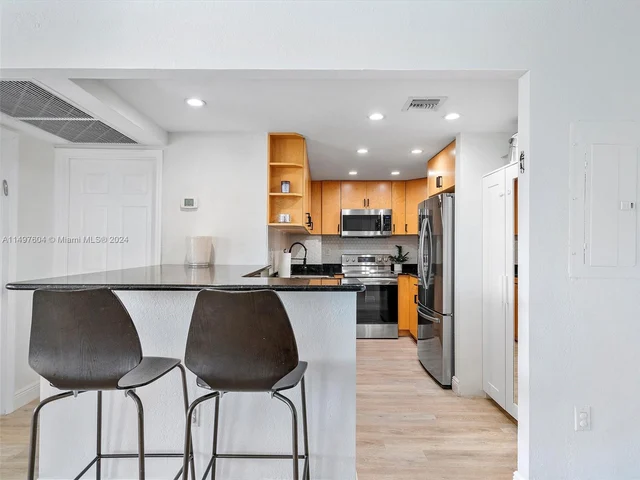 10350 W Bay Harbor Dr # 4H, Bay Harbor Islands FL 33154