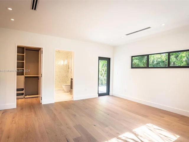 4321 Alton Rd, Miami Beach FL 33140