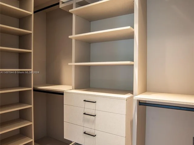 4321 Alton Rd, Miami Beach FL 33140