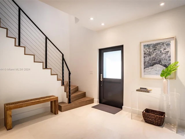 4321 Alton Rd, Miami Beach FL 33140