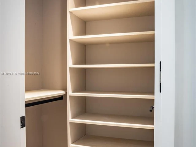 4321 Alton Rd, Miami Beach FL 33140