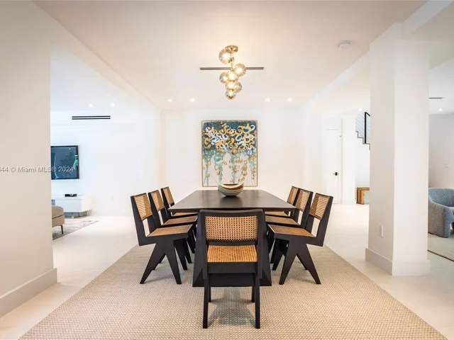 4321 Alton Rd, Miami Beach FL 33140