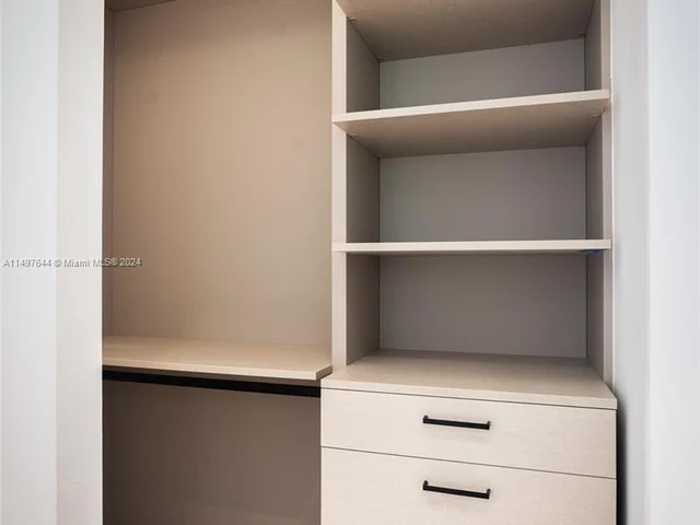 4321 Alton Rd, Miami Beach FL 33140