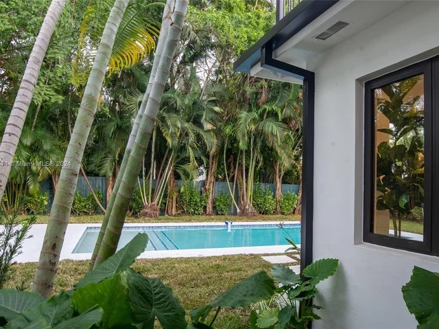 4321 Alton Rd, Miami Beach FL 33140