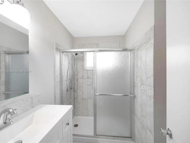 1739 W 79th St, Hialeah FL 33014