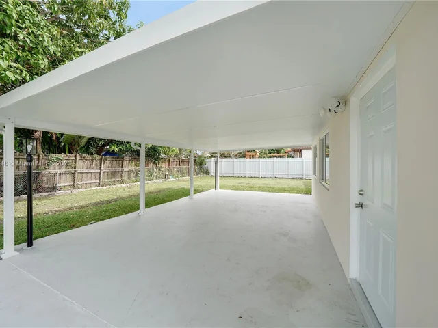 1739 W 79th St, Hialeah FL 33014