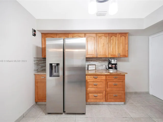 1739 W 79th St, Hialeah FL 33014