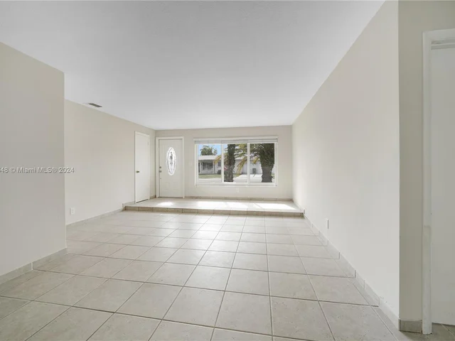 1739 W 79th St, Hialeah FL 33014