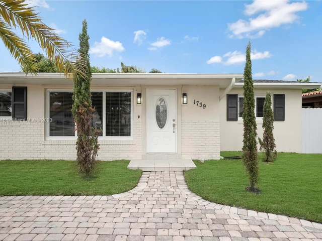1739 W 79th St, Hialeah FL 33014