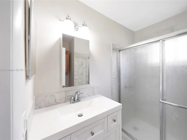 1739 W 79th St, Hialeah FL 33014