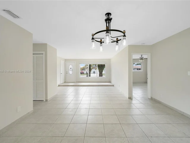 1739 W 79th St, Hialeah FL 33014