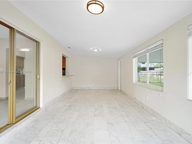 1739 W 79th St, Hialeah FL 33014