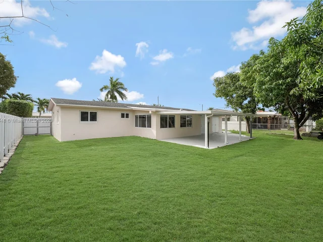 1739 W 79th St, Hialeah FL 33014