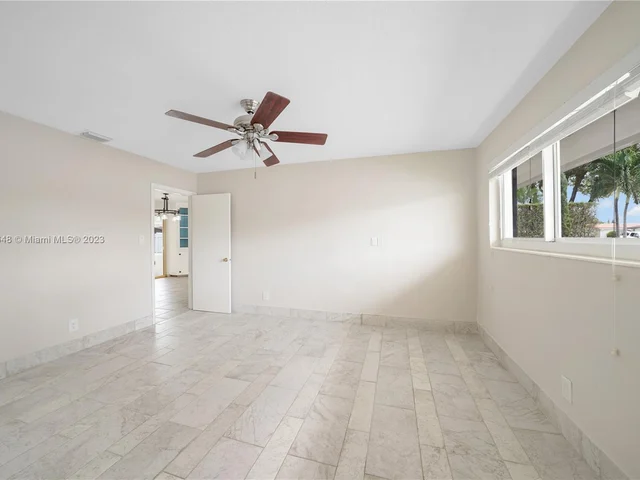 1739 W 79th St, Hialeah FL 33014