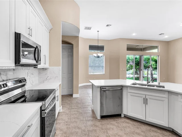 14909 SW 54th St, Miramar FL 33027