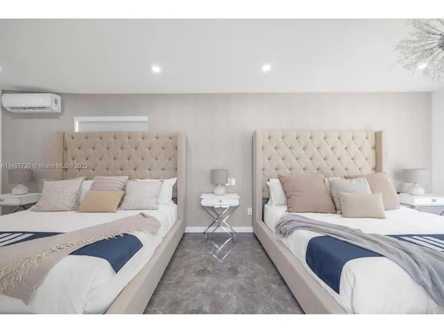 19810 NE 22nd Ave, Miami FL 33180