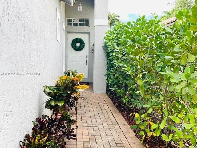 4123 Sapphire Bnd, Weston FL 33331