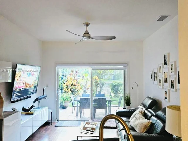 4123 Sapphire Bnd, Weston FL 33331