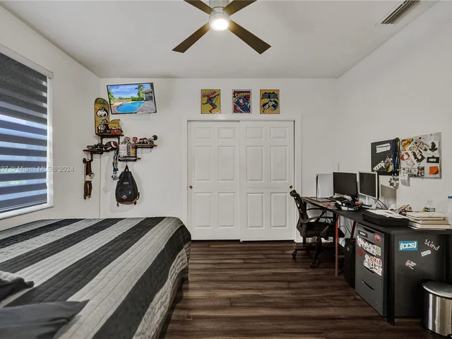 2585 Mayfair Ln, Weston FL 33327