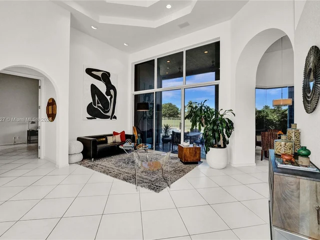 2585 Mayfair Ln, Weston FL 33327