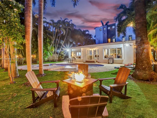 1523 Grant St, Hollywood FL 33020