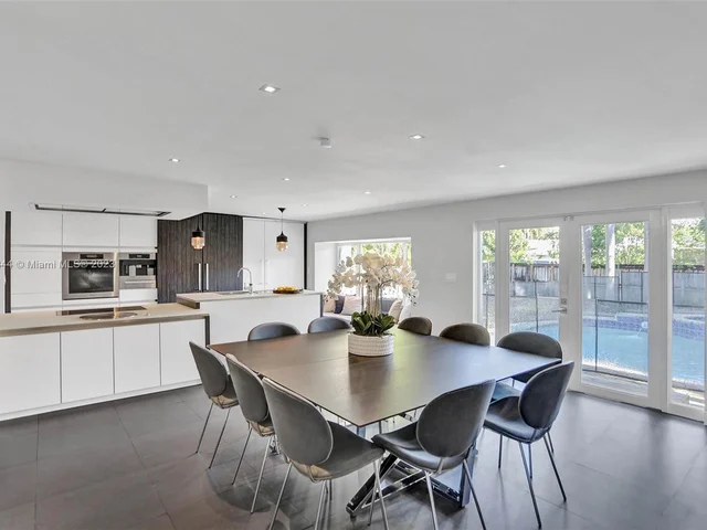 1523 Grant St, Hollywood FL 33020