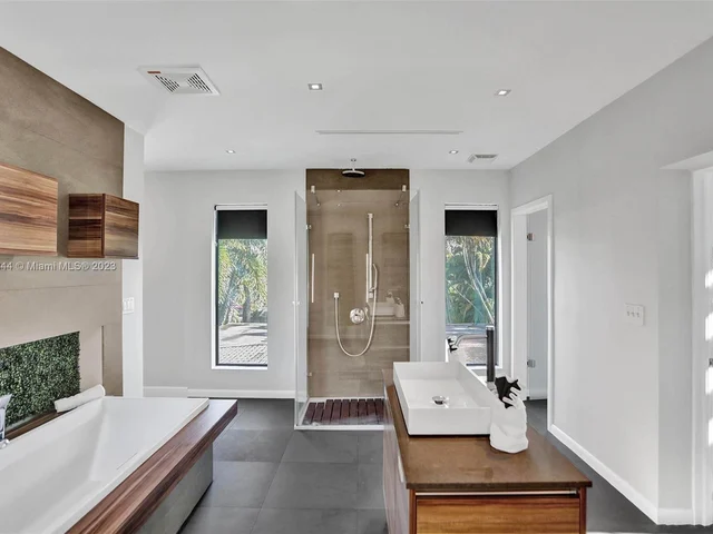 1523 Grant St, Hollywood FL 33020