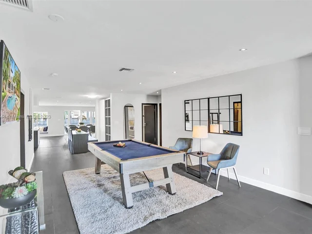 1523 Grant St, Hollywood FL 33020