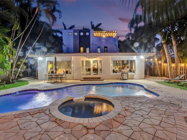 1523 Grant St, Hollywood FL 33020