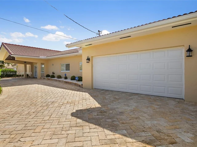 2740 SW 110th Ave, Miami FL 33165