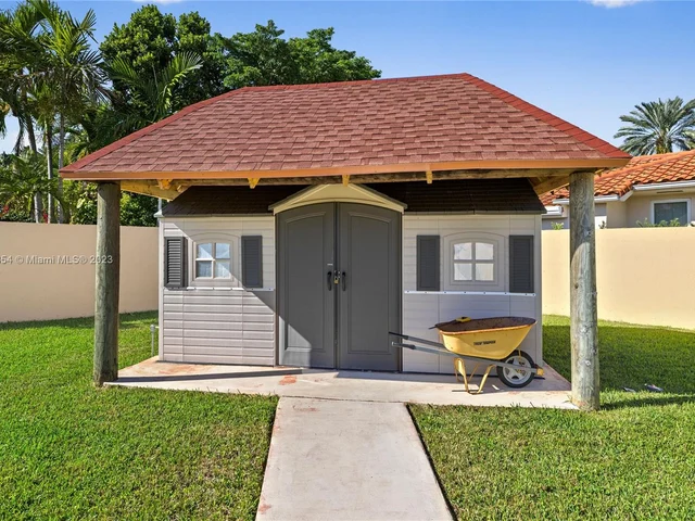 2740 SW 110th Ave, Miami FL 33165