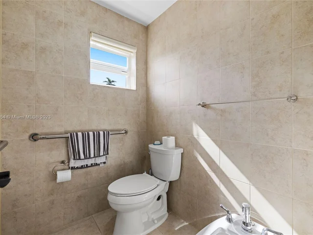 2740 SW 110th Ave, Miami FL 33165