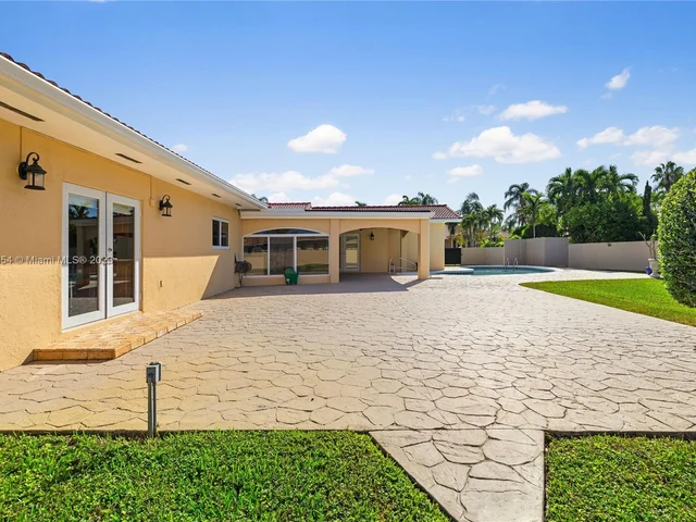 2740 SW 110th Ave, Miami FL 33165