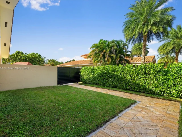 2740 SW 110th Ave, Miami FL 33165