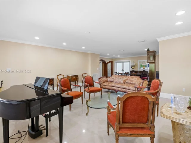 2740 SW 110th Ave, Miami FL 33165