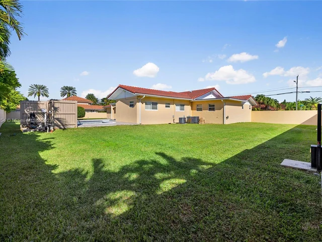 2740 SW 110th Ave, Miami FL 33165