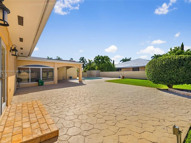 2740 SW 110th Ave, Miami FL 33165