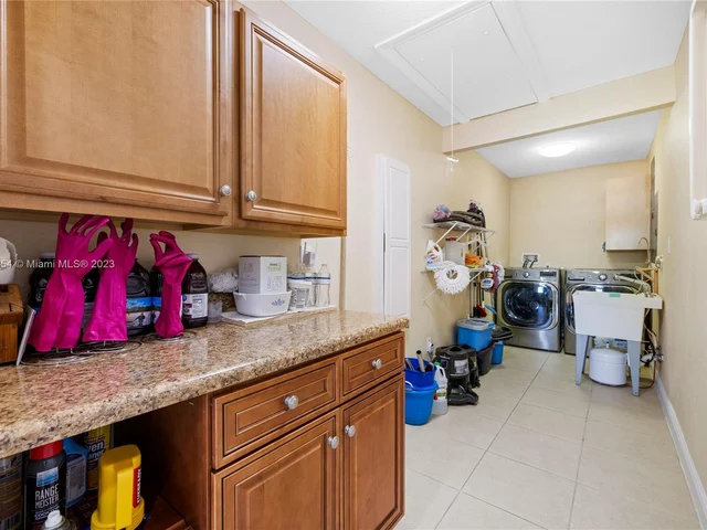 2740 SW 110th Ave, Miami FL 33165