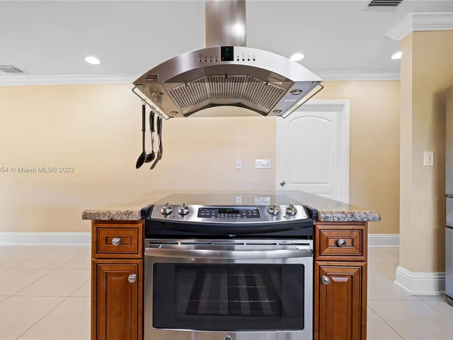 2740 SW 110th Ave, Miami FL 33165