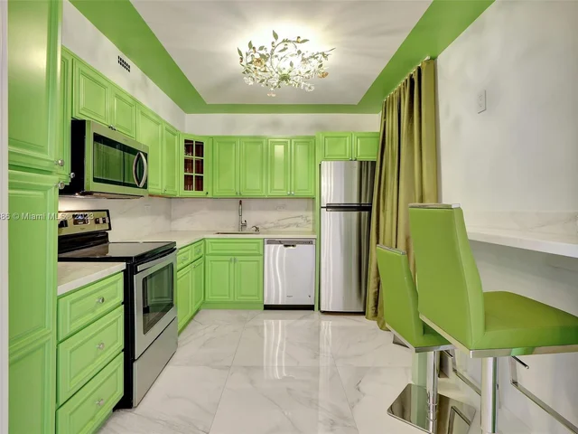 5555 Collins Ave # 11Z, Miami Beach FL 33140