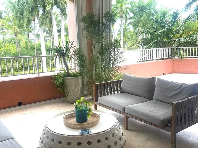 721 Crandon Blvd # 208, Key Biscayne FL 33149