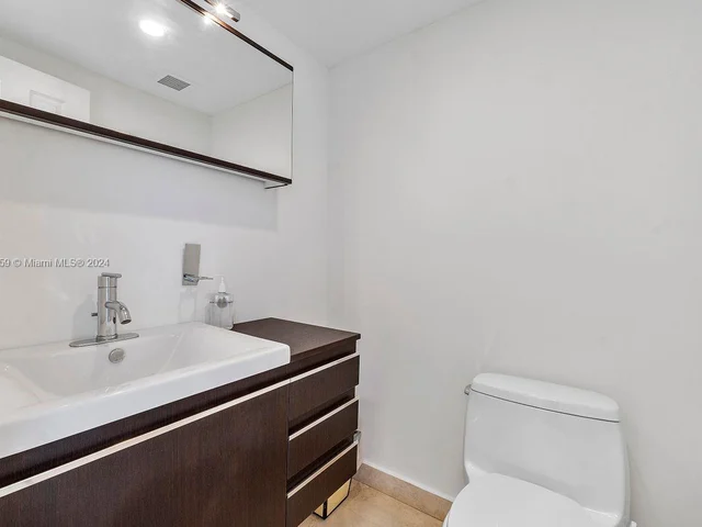 1985 S Ocean Dr # 19A, Hallandale Beach FL 33009