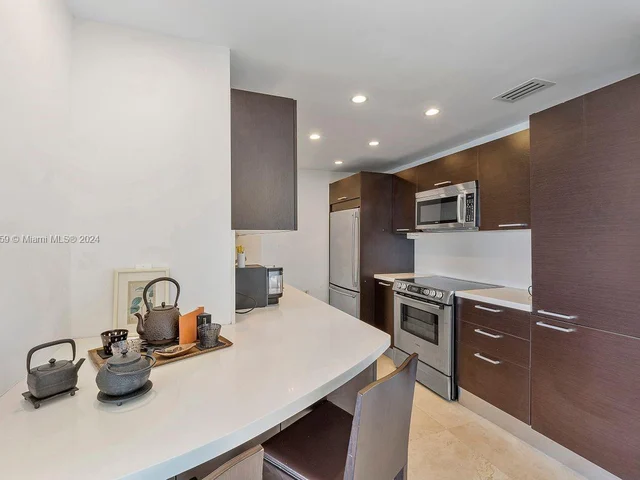 1985 S Ocean Dr # 19A, Hallandale Beach FL 33009