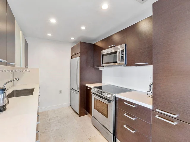 1985 S Ocean Dr # 19A, Hallandale Beach FL 33009