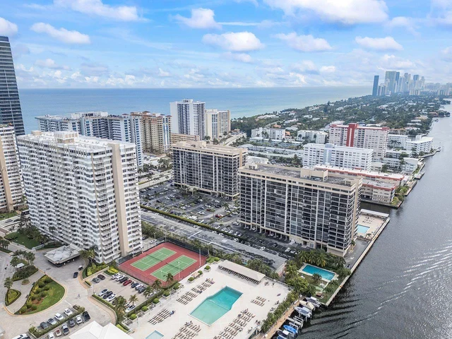1985 S Ocean Dr # 19A, Hallandale Beach FL 33009